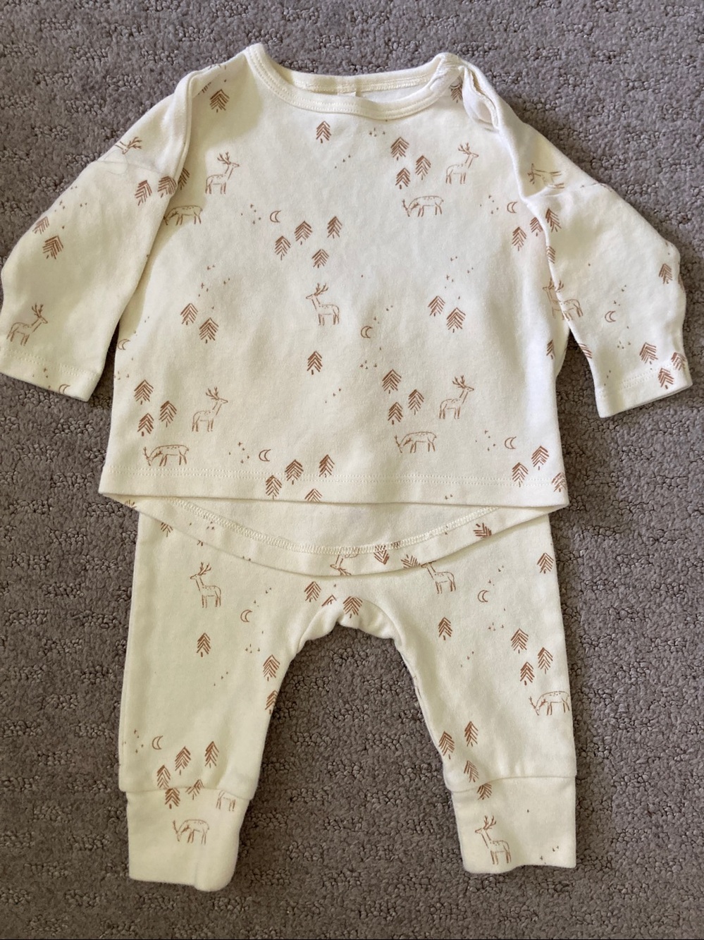 Quincy Mae cream forest & deer jogger set, 3-6M.